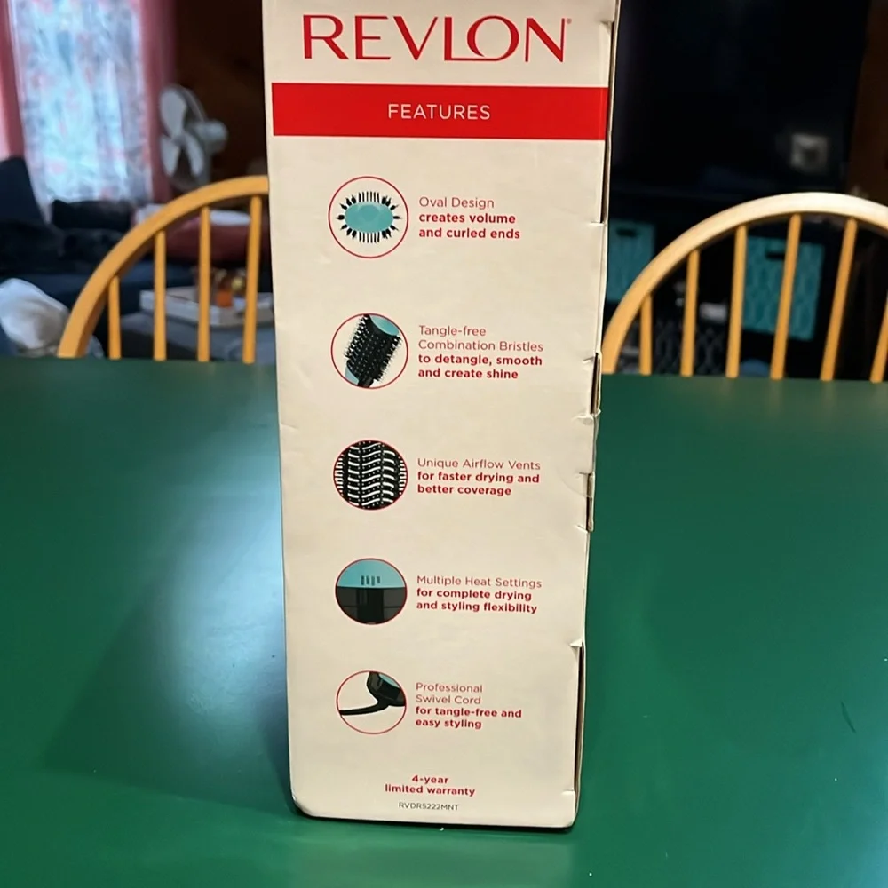 NIB Revlon One-Step Hair Dryer And Volumizer Hot Air Brush